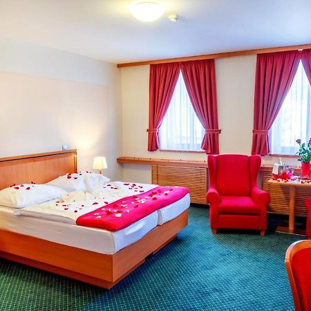 Hotel Slovan 예세니크 외부 사진