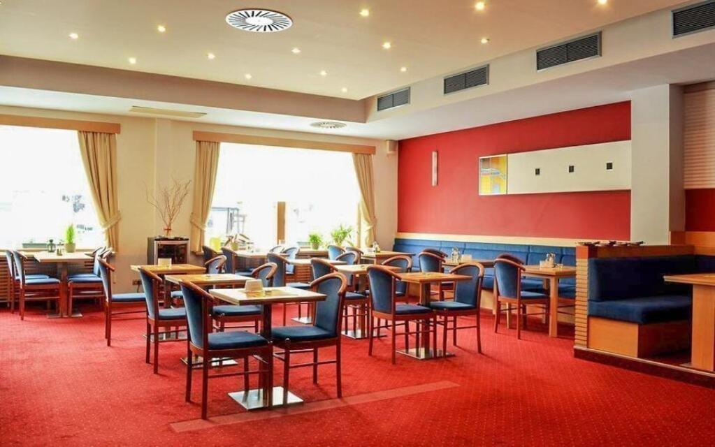 Hotel Slovan 예세니크 외부 사진