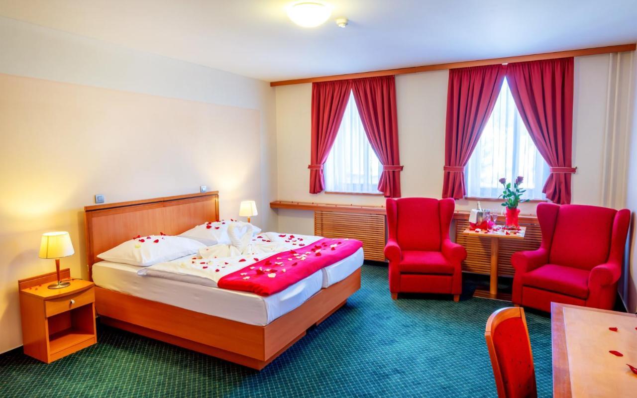 Hotel Slovan 예세니크 외부 사진