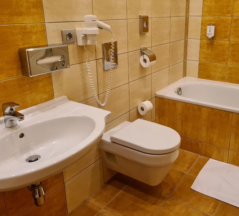 Hotel Slovan 예세니크 외부 사진