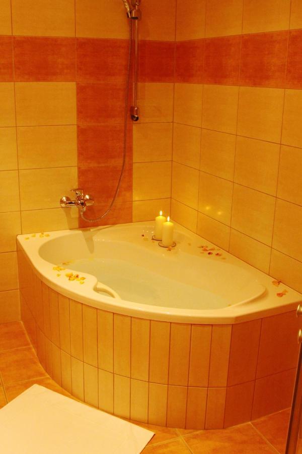 Hotel Slovan 예세니크 외부 사진