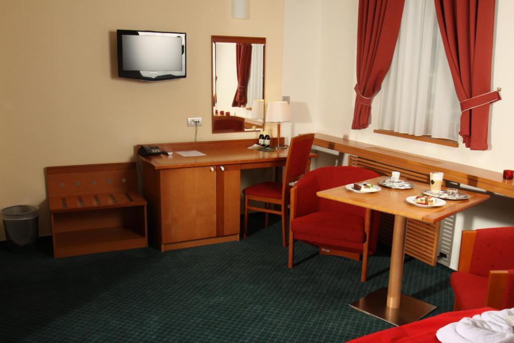 Hotel Slovan 예세니크 객실 사진