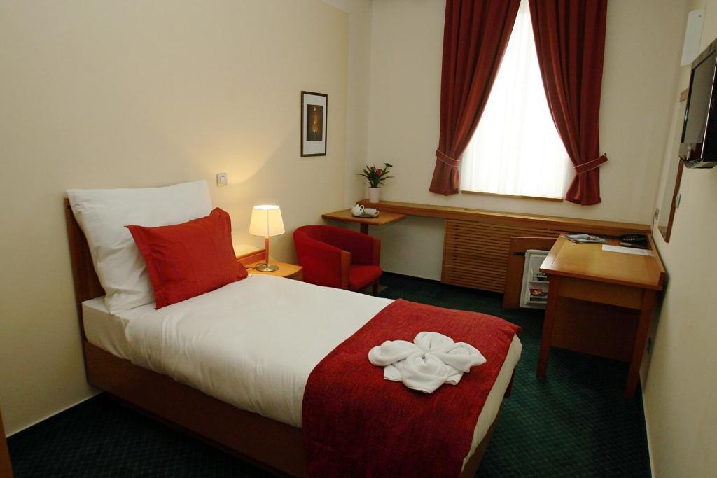 Hotel Slovan 예세니크 객실 사진