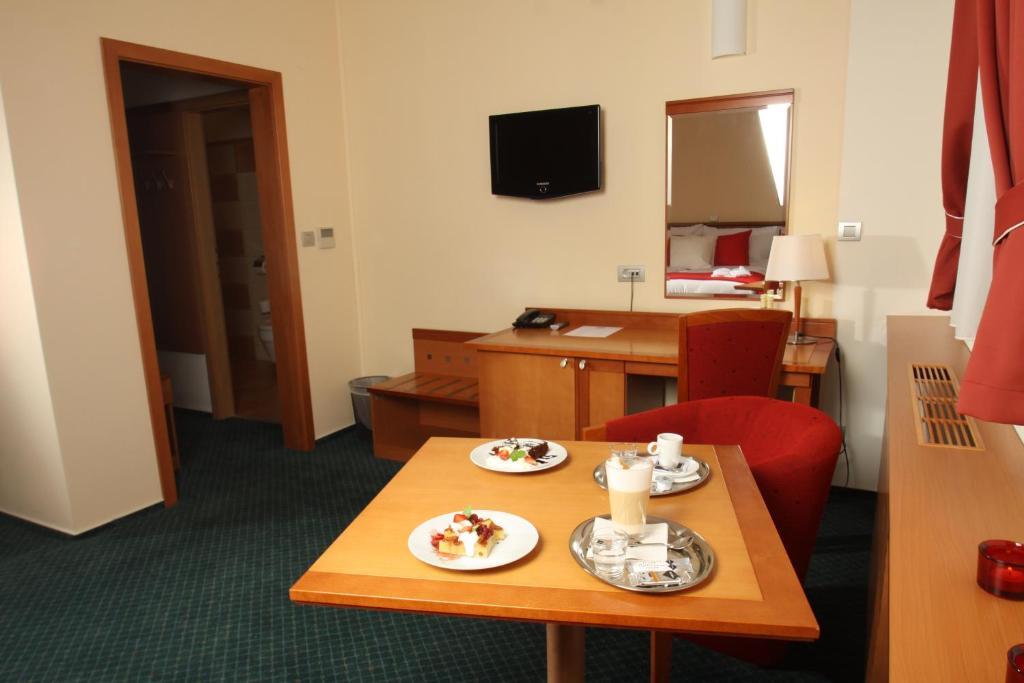 Hotel Slovan 예세니크 객실 사진