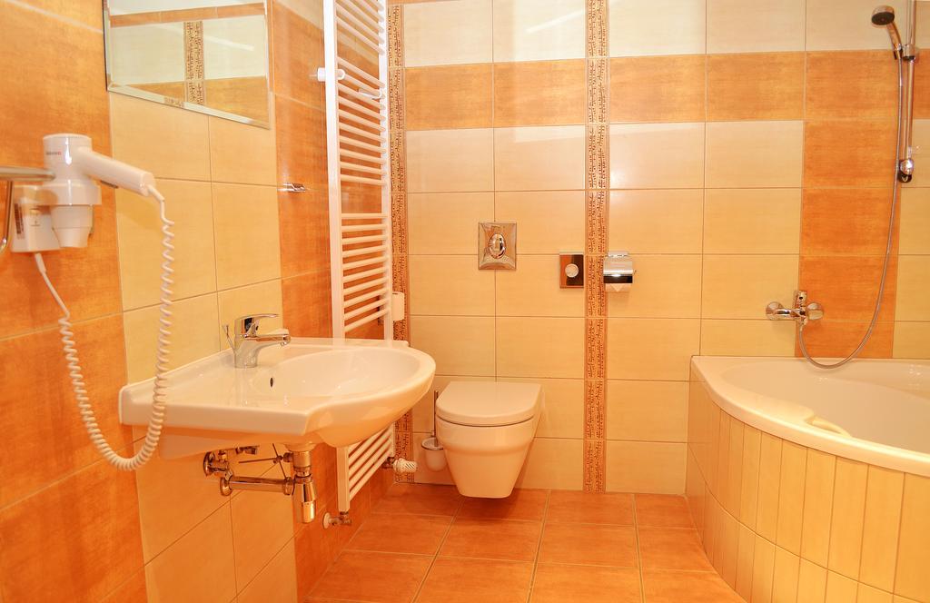 Hotel Slovan 예세니크 외부 사진